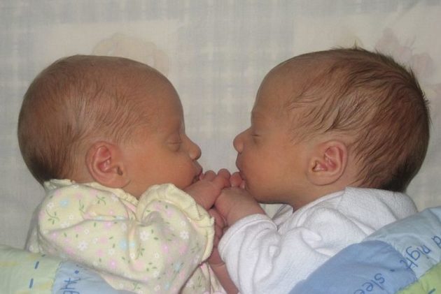 全球首例「基因編輯雙胞胎」誕生 免疫愛滋病引發質疑聲浪