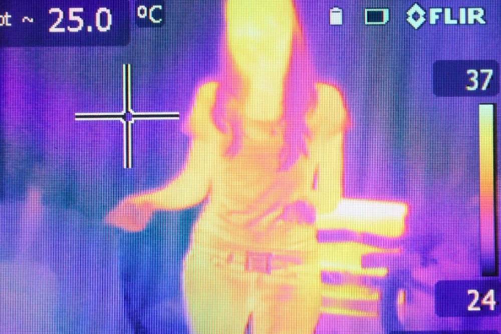 紅外線底下被看光？黑暗中也能辨別人臉 軍方新技術有助追蹤罪犯