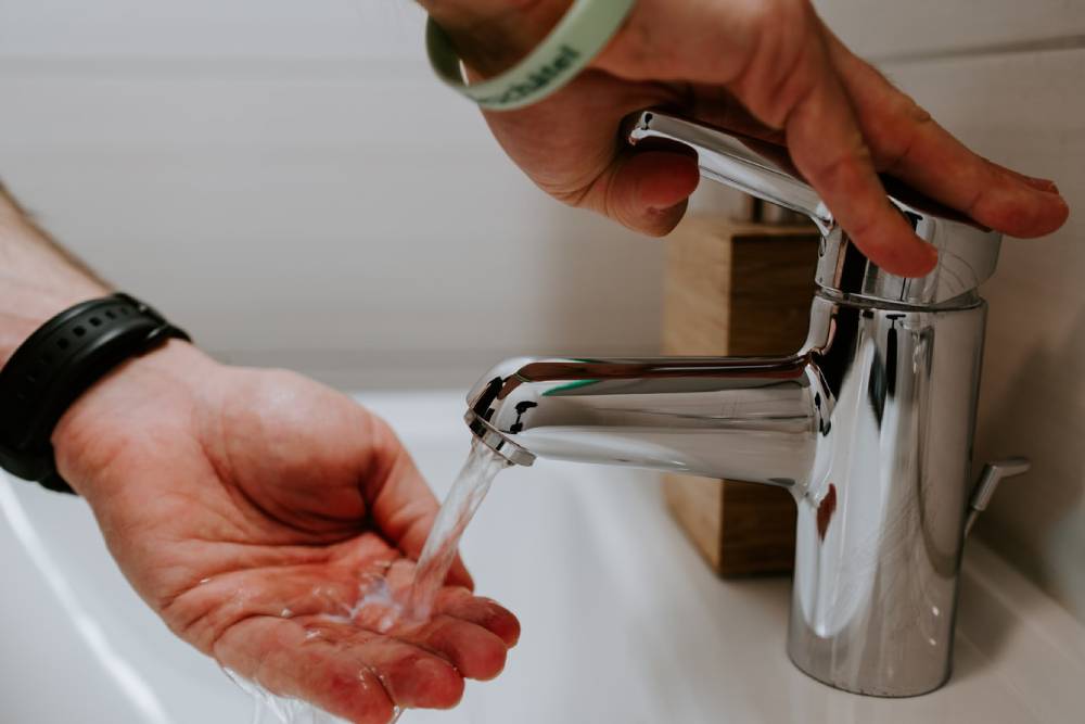 防堵病毒勤洗手是關鍵！全球瘋「洗手歌」挑戰 音樂串流推「洗手歌單」