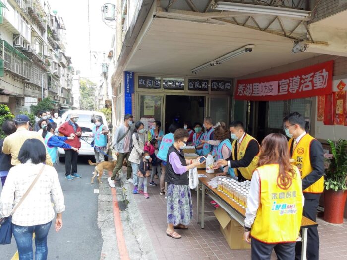 房仲業者協助地方加強防疫 贊助超過150所校園防疫帳篷 11