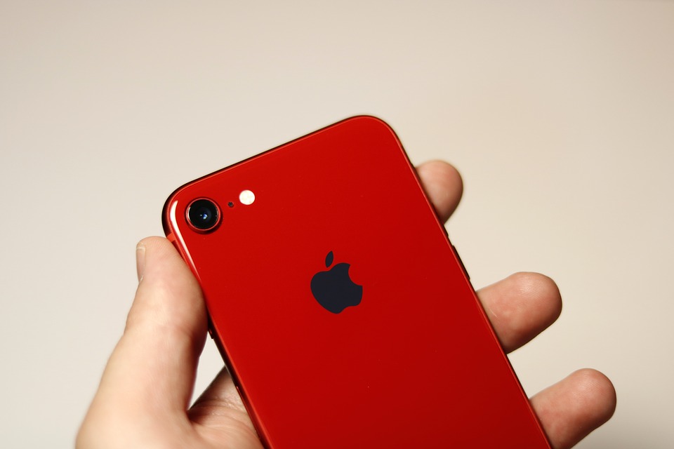 未來iPhone將更個人化！Apple新專利曝光 Logo可隨用戶喜好變換顏色