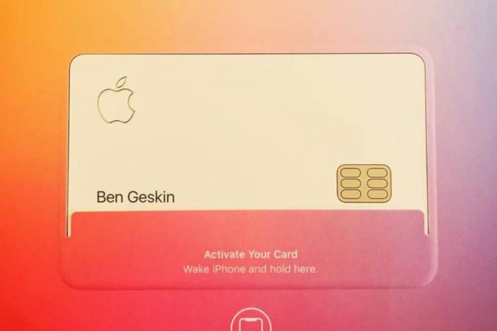 Apple Card實體曝光！手機掃描包裝外NFC晶片就能1秒連結