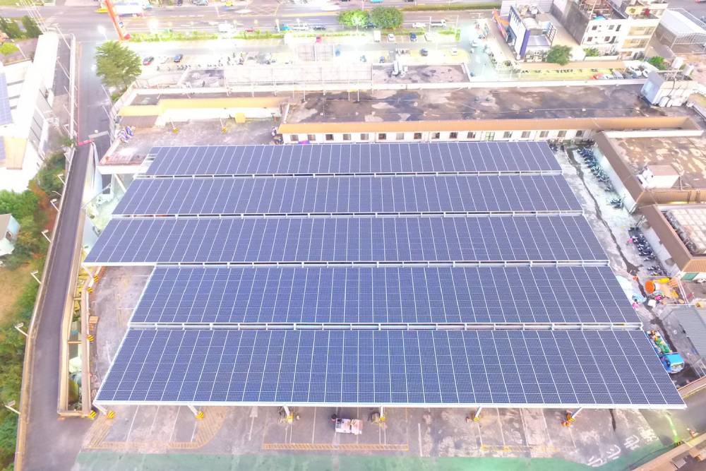 進軍綠能產業！ 遠傳x旭天 打造停車棚太陽能發電系統