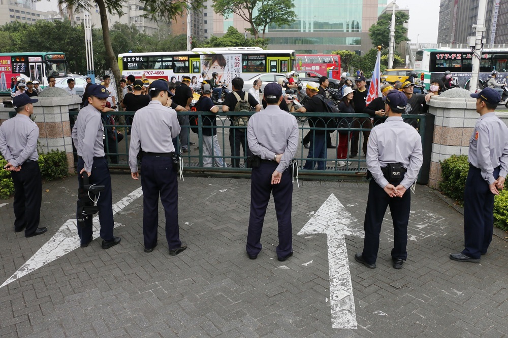 詐騙犯滿街跑不稀奇　聽說過專門詐騙警察的慣犯嗎？ 5