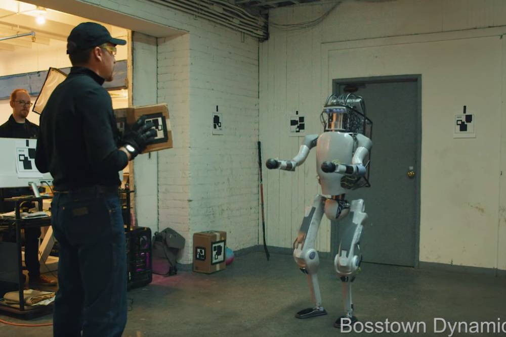 「波士頓動力機器人」霸凌影片瘋傳？背後的真相竟然是