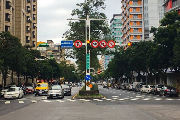台北市「智慧路燈」可偵測人潮車流、停車格空位 還能化身物聯網終端設備