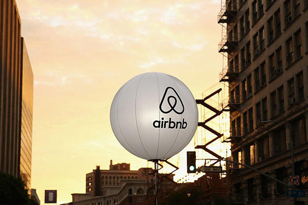 打擊種族主義！Airbnb刪除參加白人至上主義集會者帳戶