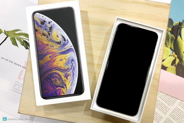 【有影】銀色iPhone XS Max大手筆開箱！拍照效果到底有沒有比X厲害？ 53