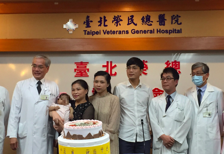 衛福部人道特許緊急手術！  越南女主播來台「捐肝」救回9月大女兒