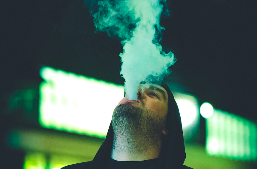 「口嚼菸」不吸入肺部較安全？  黏膜吸收尼古丁比一般吸菸者還高