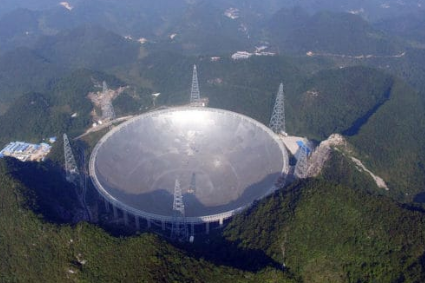 不顧霍金反對！中國9月用天眼尋找外星人 首次捕捉30億光年外神秘訊號