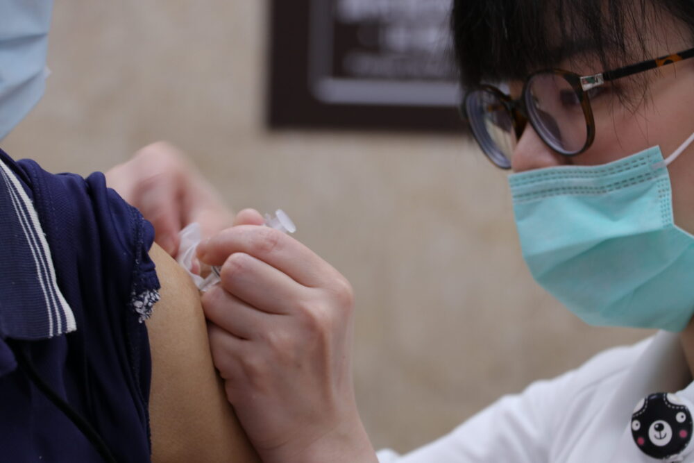 流感疫苗開打「一早有人潮」  50到64歲接種率最低急列催打名單