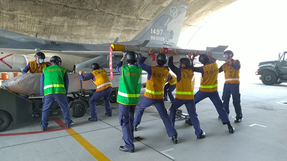 【春節戰備3-2】國產戰略武器萬劍彈裝掛完整呈現 IDF肩負台海重任 15