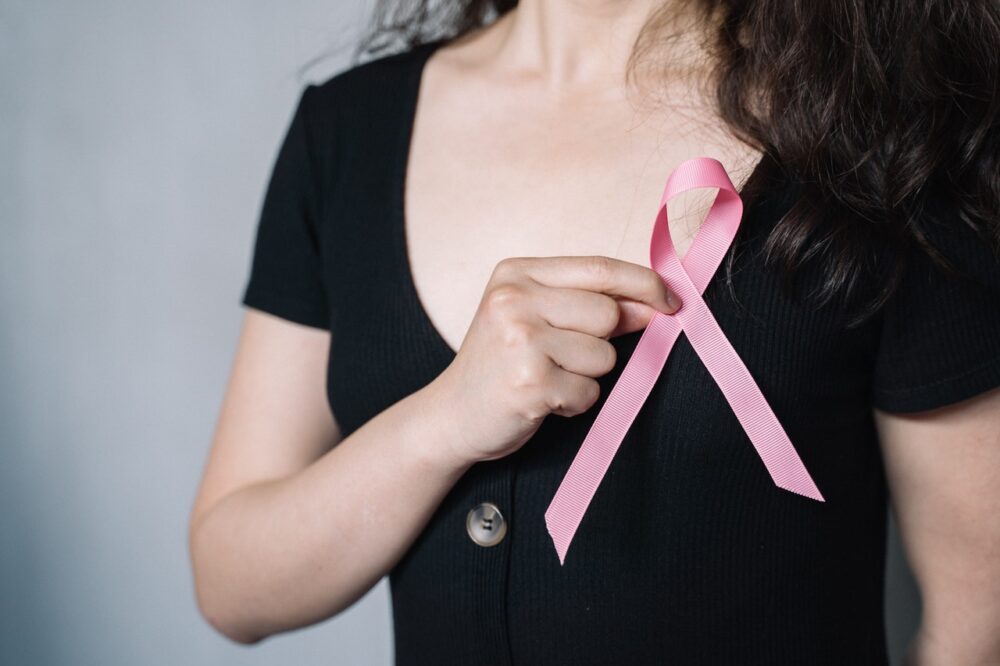 乳癌篩檢只做超音波行不行？  答案是不行！乳房攝影才是主角