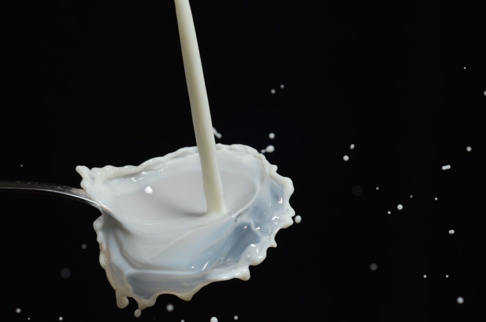 孩子滿1歲了該喝成長配方奶粉？  當心陷入「精緻糖」風險