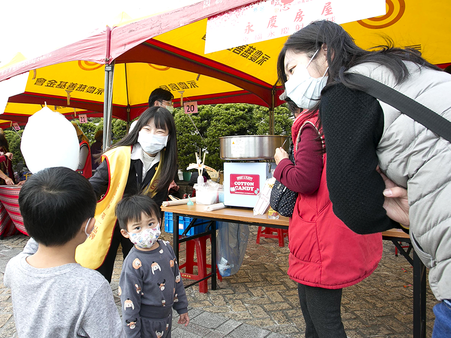 寒冬送暖弱勢家庭 永慶房屋響應公益園遊會 5