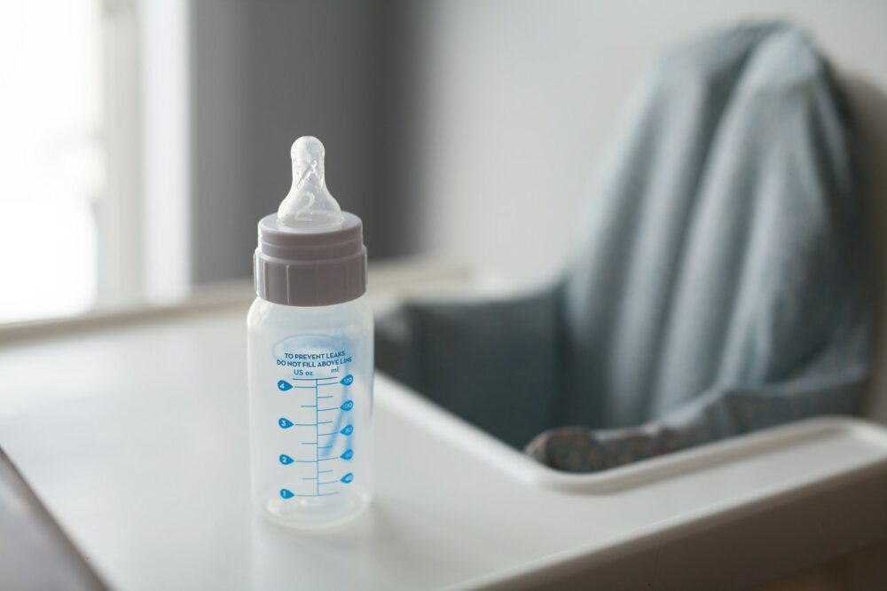 奶水不足竟這麼簡單解決？！  新手媽餵母乳一招不怕寶寶「斷糧」