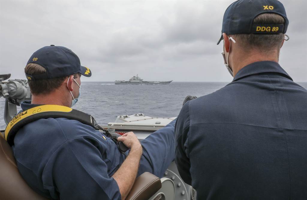 美軍艦「插隊」共軍遼寧號航母編隊 專家：無聊！來點會的吧 11