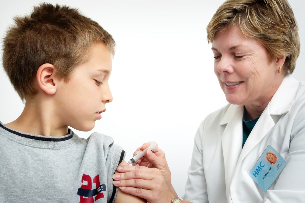 蘇偉碩籲放開伸進食藥署的手 通過BNT疫苗緊急授權救救孩子們