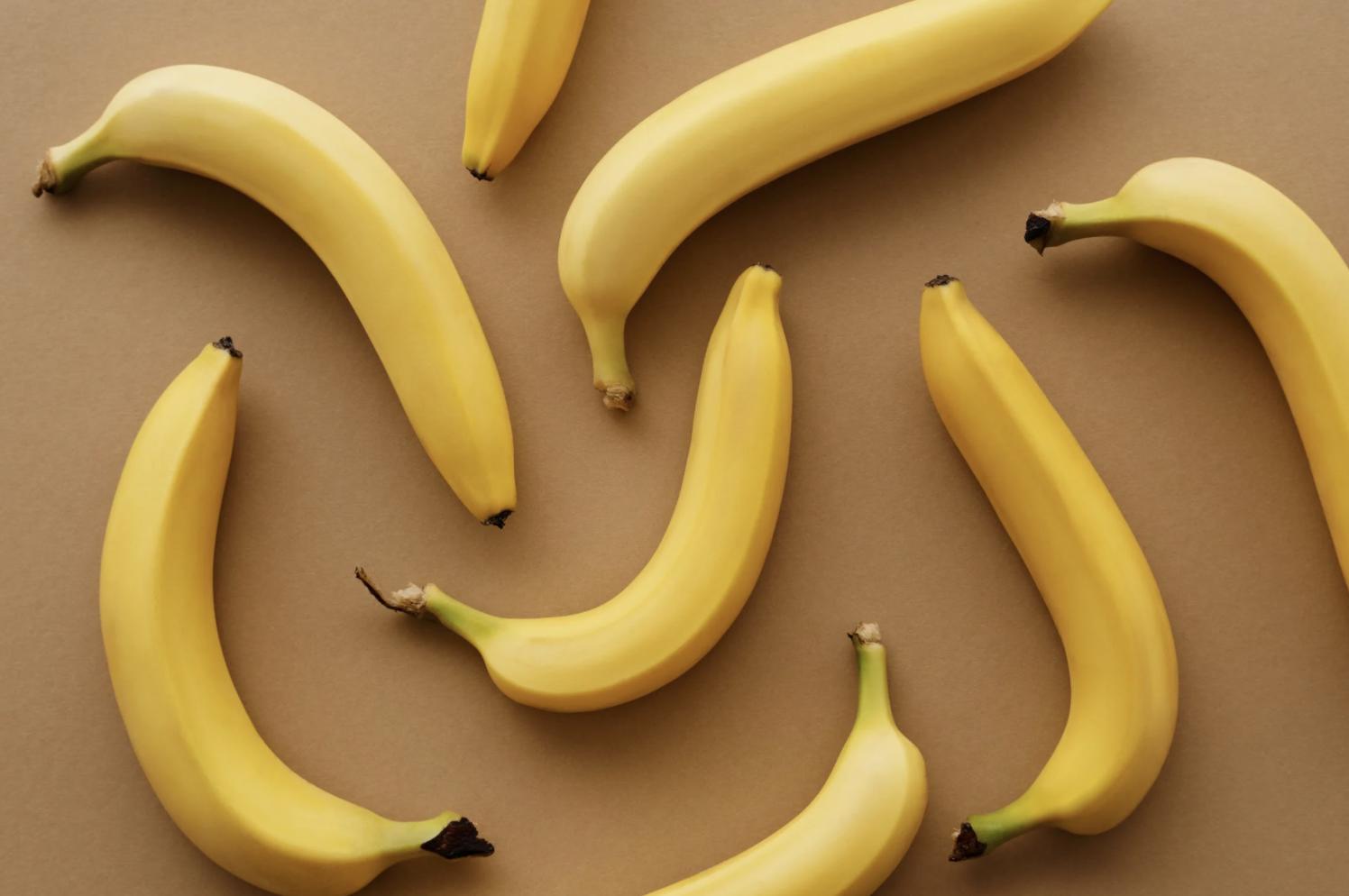彎的香蕉比較甜、更營養？   食藥署教你一定得知道的挑蕉秘訣