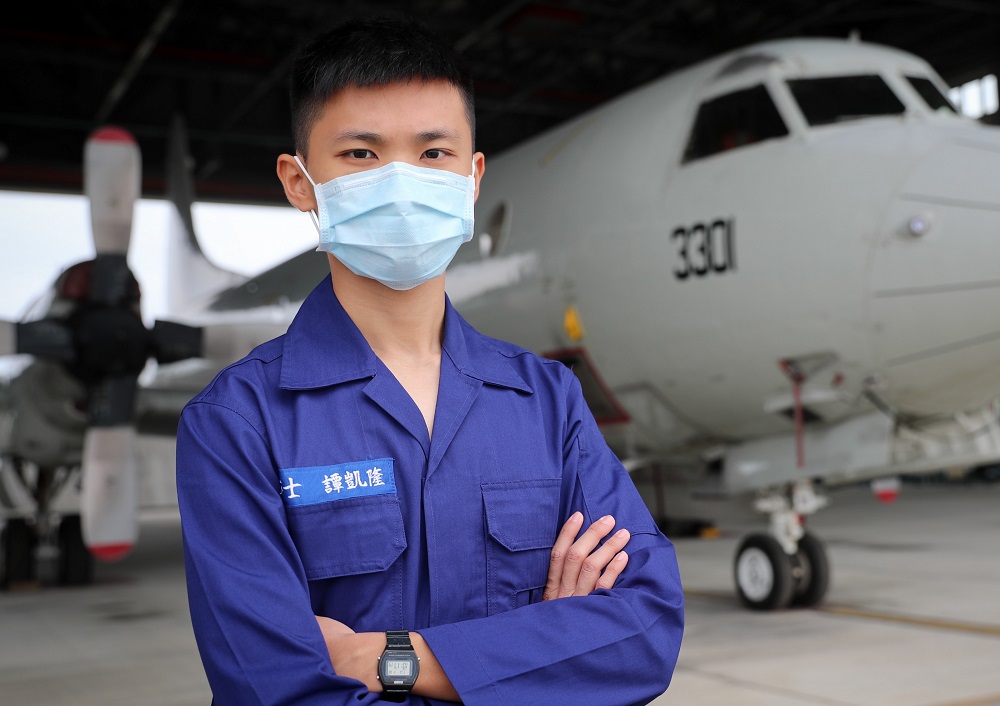 反潛戰力全靠他！空軍六聯隊地勤參賽 榮獲飛機修護職類金牌 15