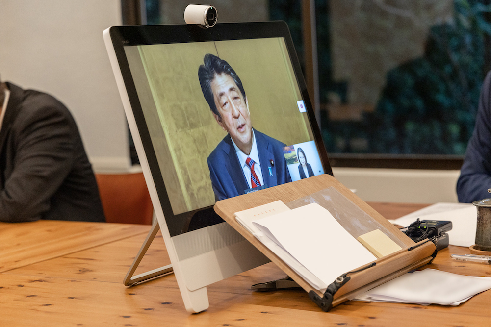 總統蔡英文3月22日與前日本首相安倍晉三進行視訊對談。（3）