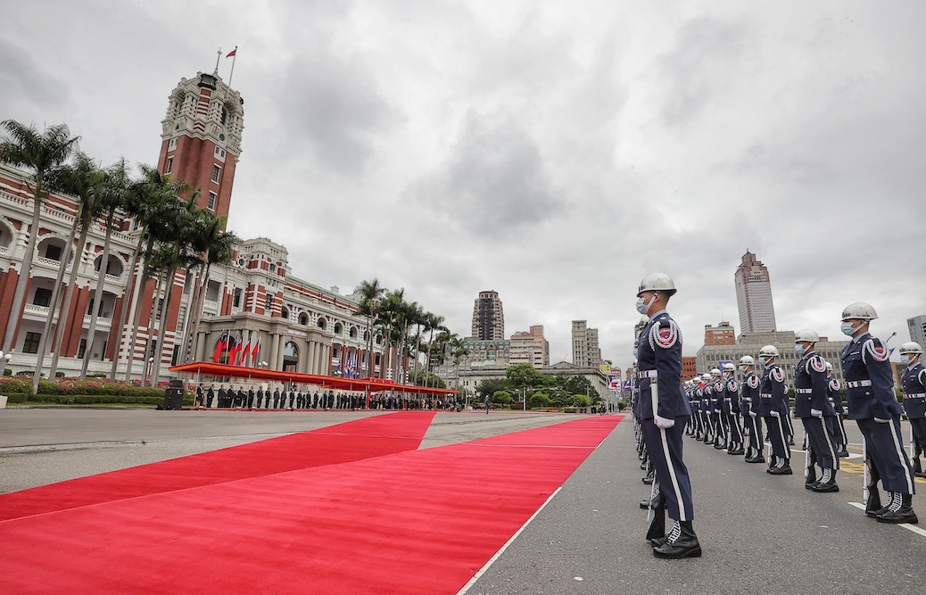 馬紹爾群島共和國總統柯布亞（David Kabua）伉儷訪台，我方以隆重軍禮接待。