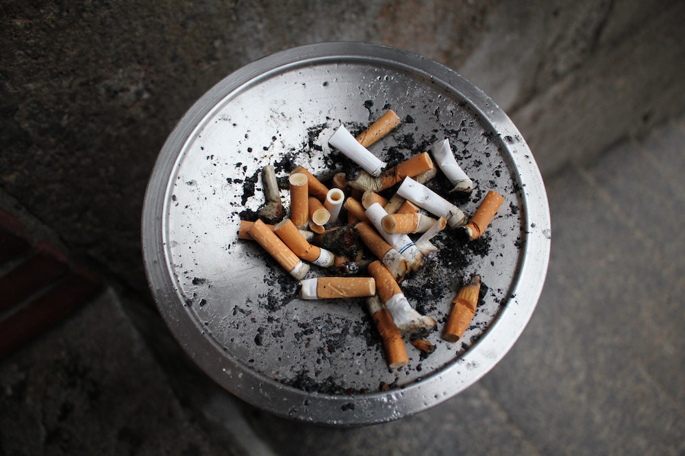 逐年降低二手菸害  菸害防制法修正案一讀通過
