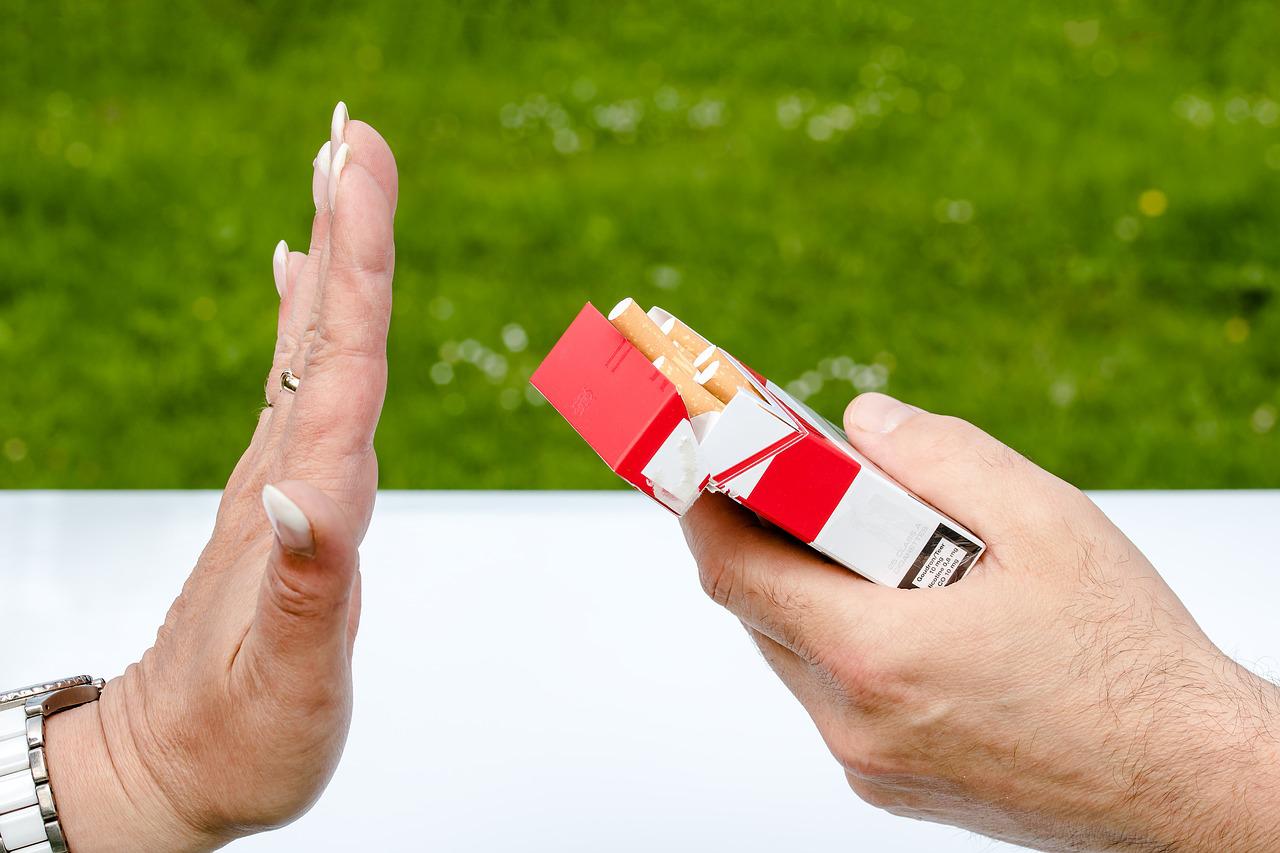 警示圖文擴大 業者：如何防範私菸盛行才是修法重點
