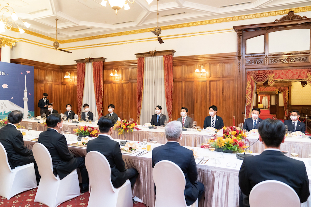 外交部長吳釗燮3日晚間在台北賓館宴請日本自民黨青年局乙行。