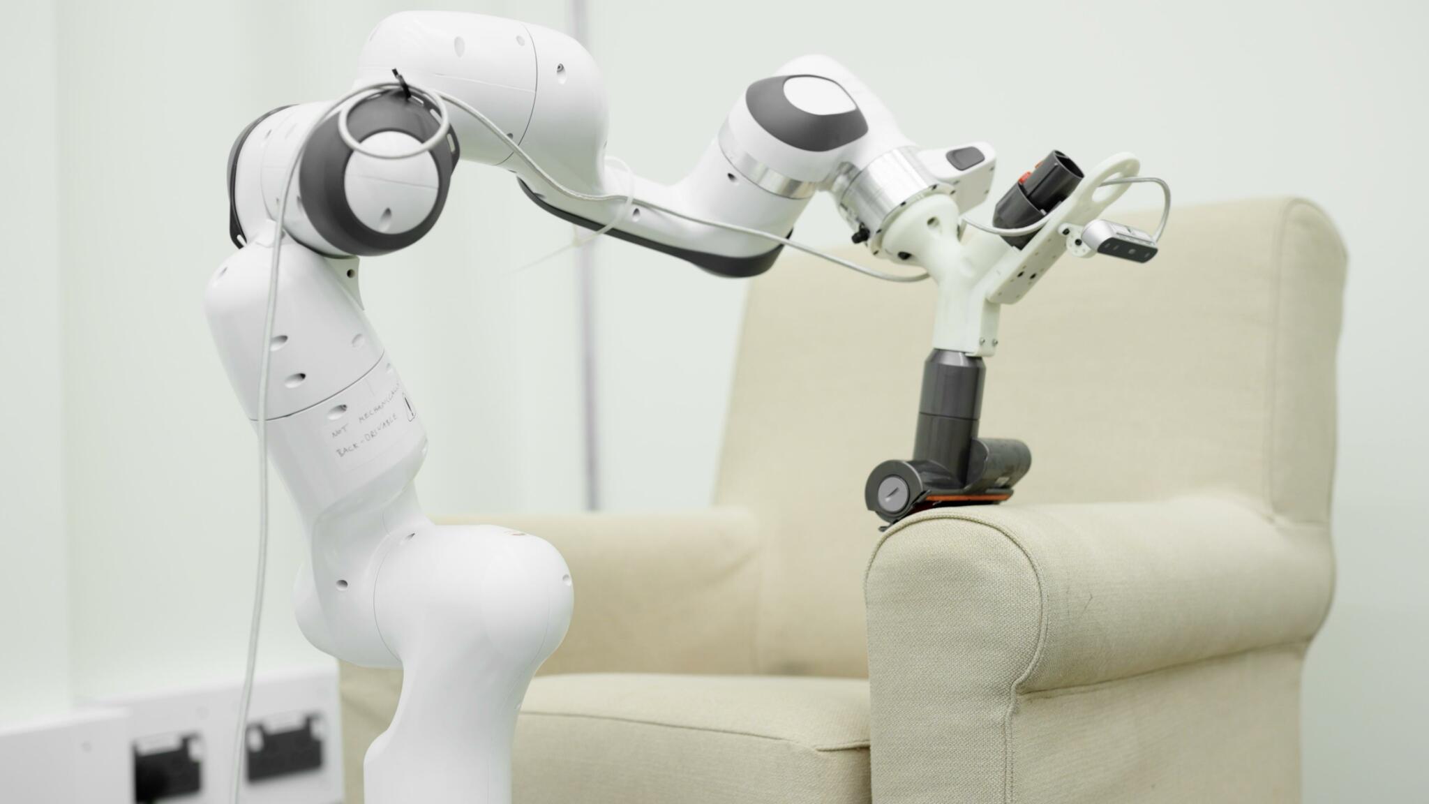 大舉進攻生活自動化領域 Dyson將展開最大規模招聘助產家事機器人