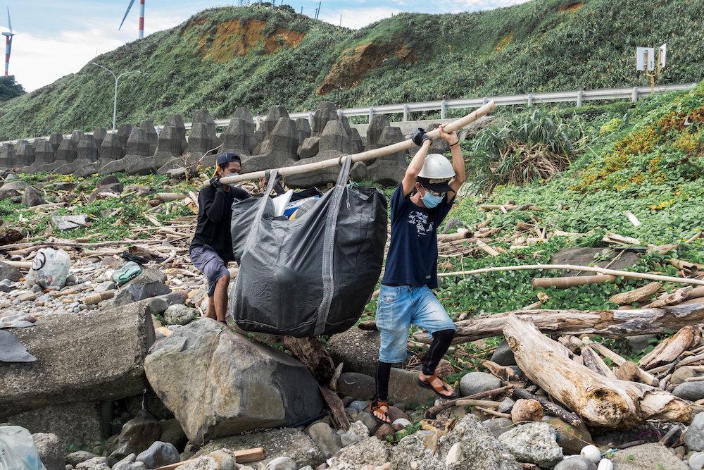 以行動爭取海保法  綠色和平串連在地團體淨灘超過一噸垃圾 11