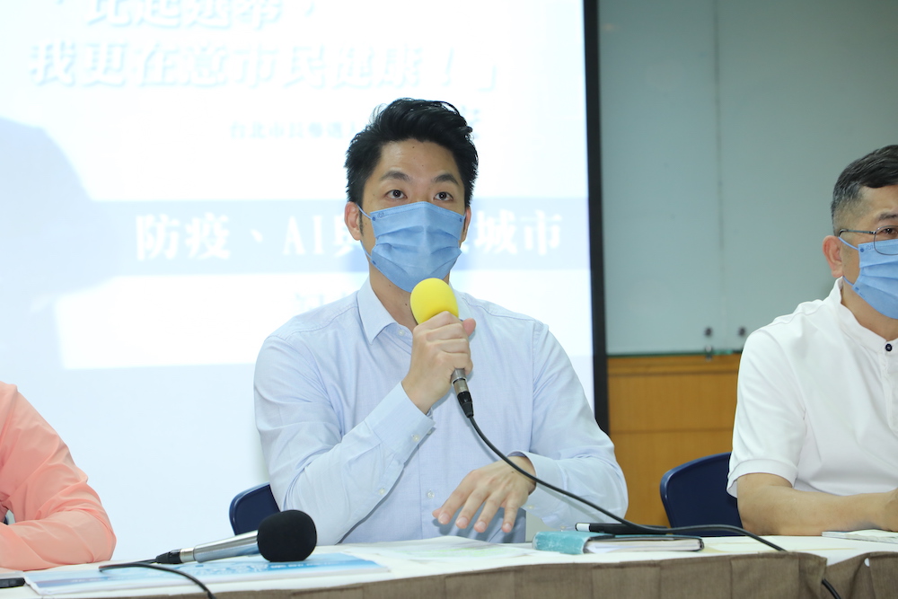台北市長參選人蔣萬安20日拋出引進AI結合醫療的政見。