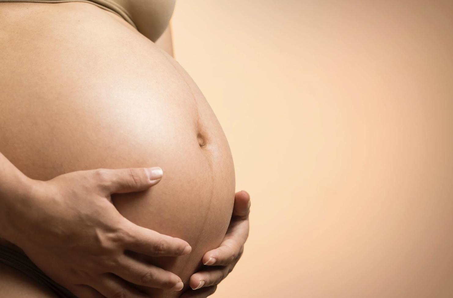 孕婦染疫在家注意一狀況！   「逾2小時沒胎動」醫教快做這動作