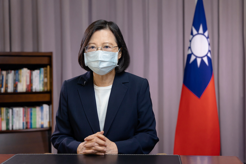 8月4日晚上，總統蔡英文針對中國在台灣周邊進行實彈射擊演習發表談話。