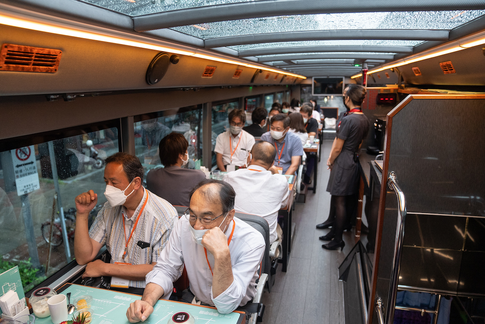 日本踩線團登雙層餐廳巴士 美食美景相伴體驗台北