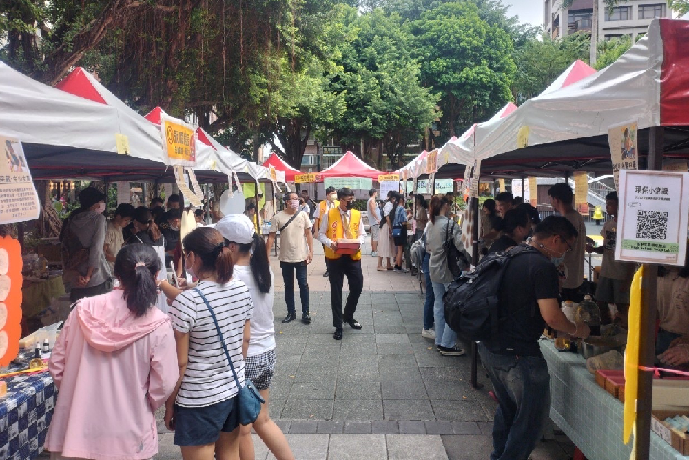 永慶房屋聯手永康里建立社區永續 百人響應回收油再製手工皂 9