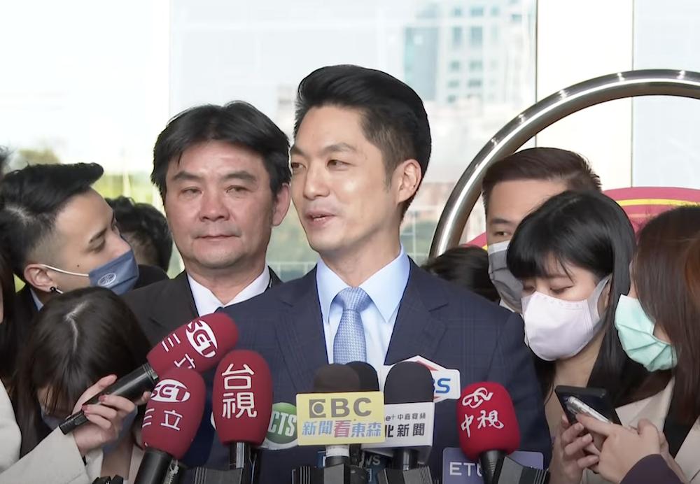 25日新任台北市長蔣萬安為被任命為副市長，卻未到場就職的藍委林奕華緩頰，稱她手邊還有重要事情處理。
