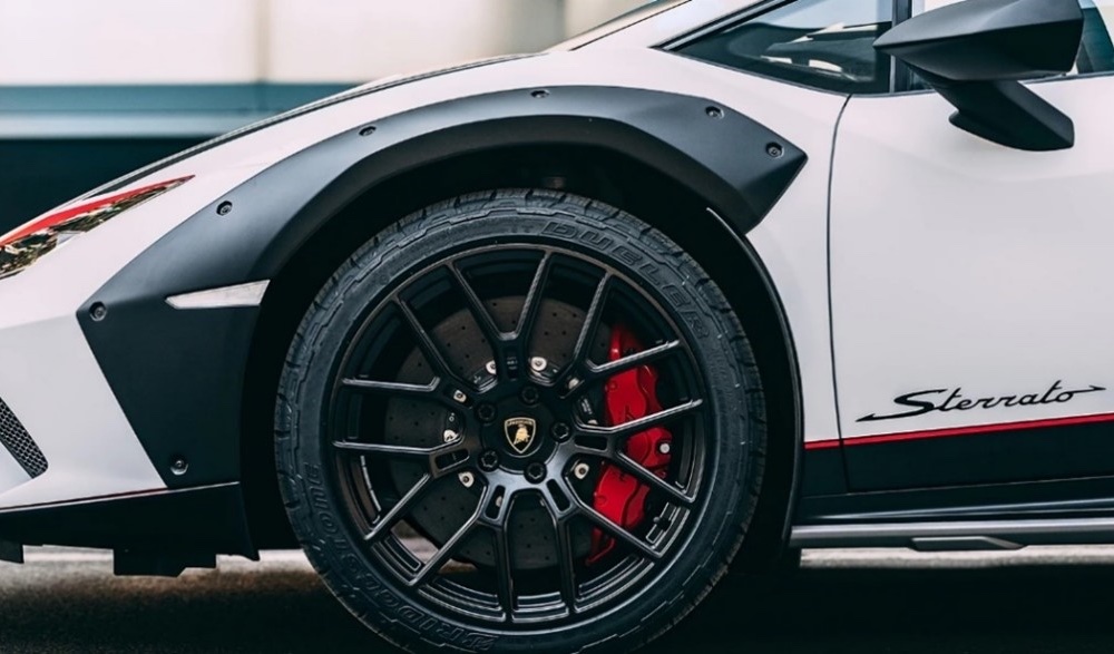 日本普利司通再次攜手Lamborghini  打造全球首款超跑全地形失壓續跑胎 