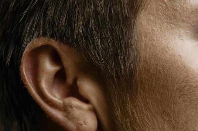 耳朵悶悶小心是「突發性耳聾」！  黃金治療期僅一星期