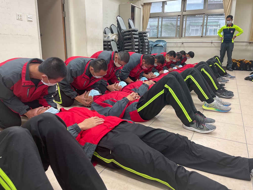 基市消防局代訓中級救護技術員　48人取得中級救護戰力