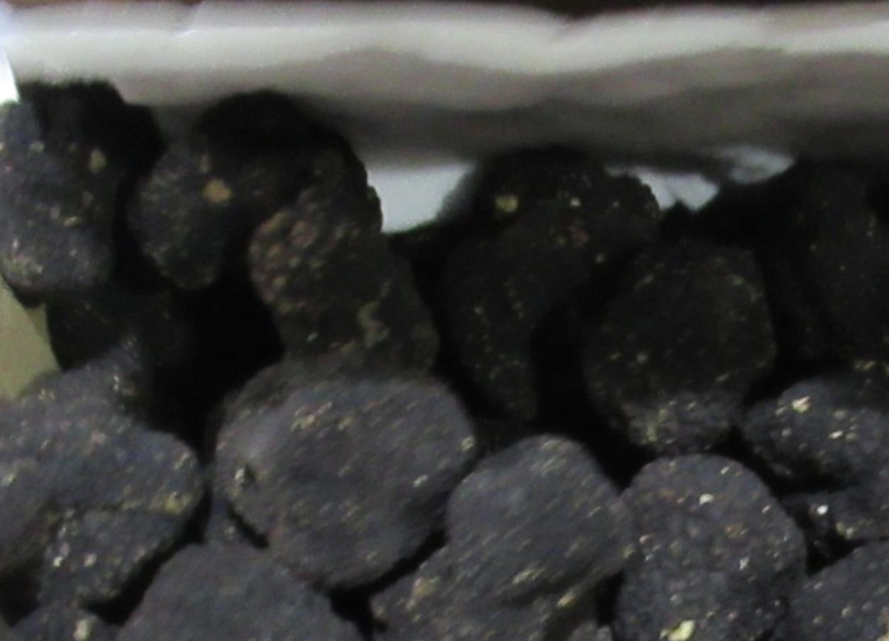 高檔西班牙「黑松露」海關驚爆重金屬鎘超標！   法國來的營養果汁也違規
