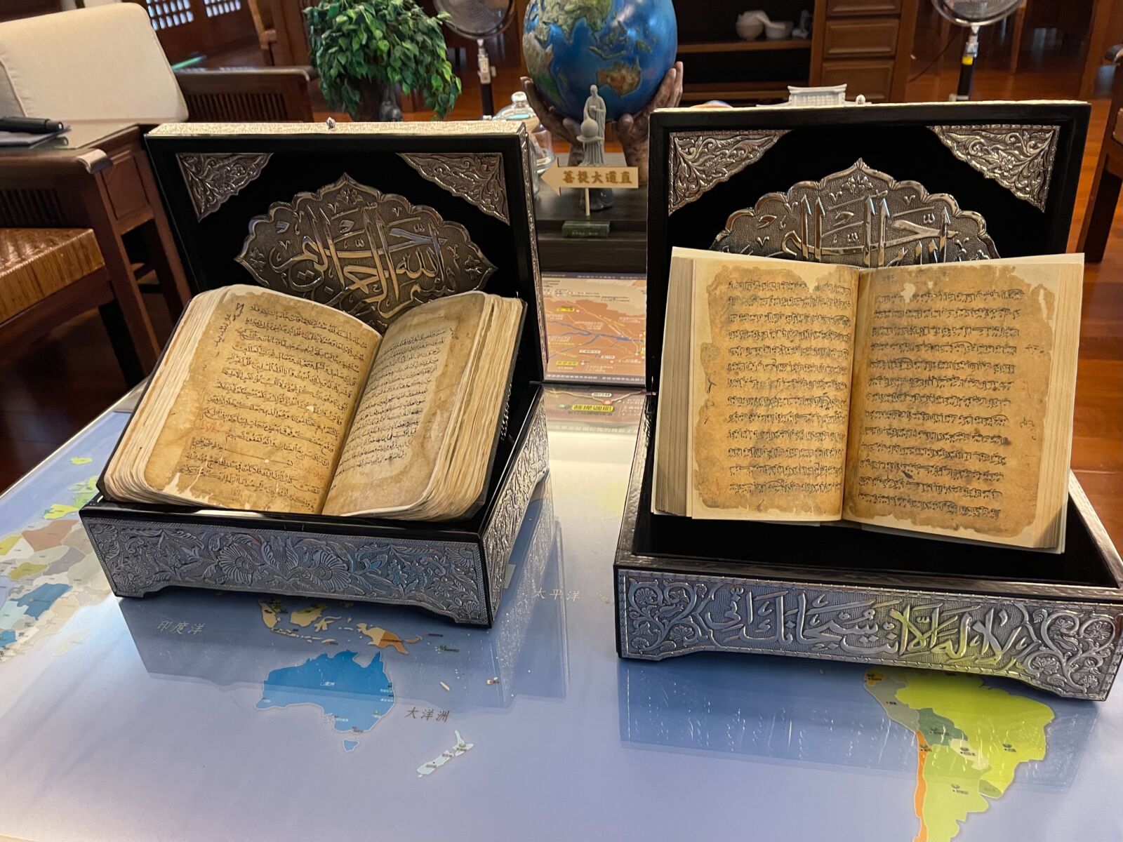 500年歷史手抄《古蘭經》 古籍修復3年送回靜思精舍