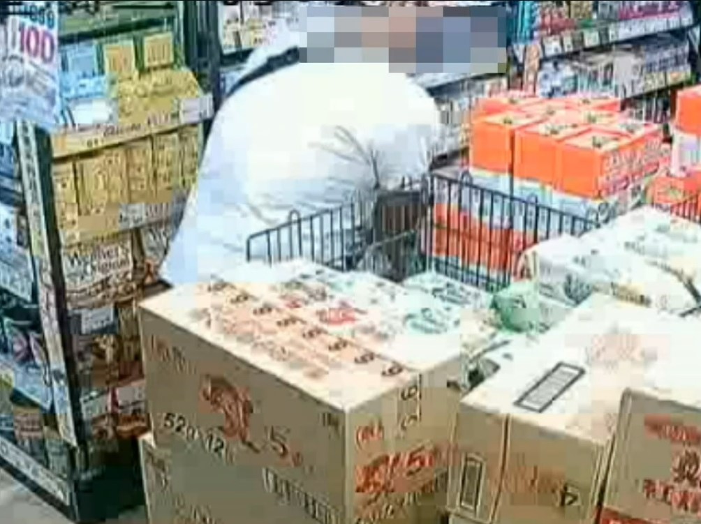 就是愛金門高梁酒　拆防盜扣藏手提袋偷渡出店 13