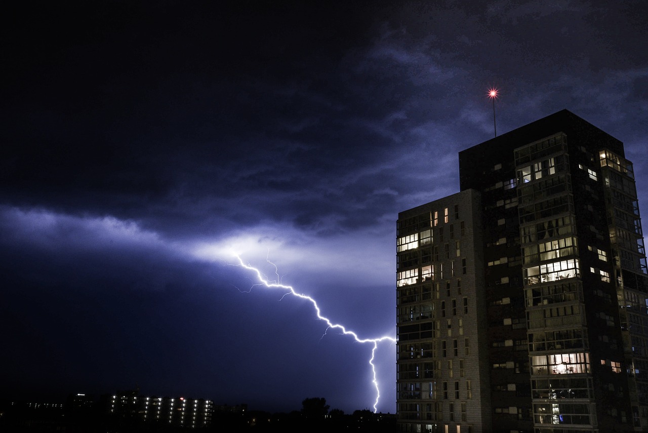 雷雨恐家電損壞！台電2建議降低電器受損風險 5