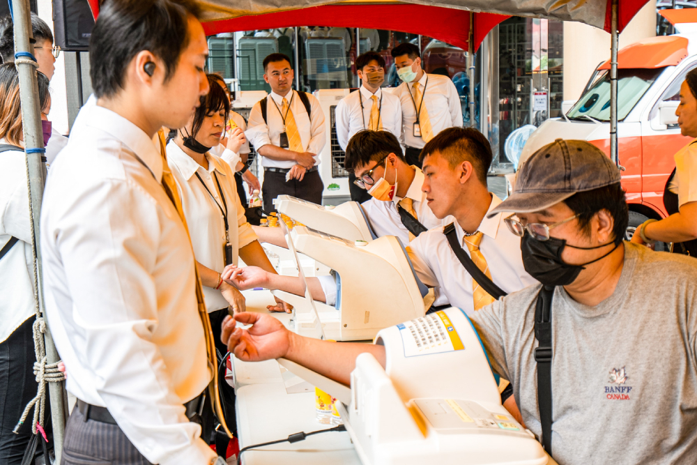 夏季鬧血荒恐祭限血令 永慶加盟四品牌桃園區送禮揪民眾捐血助人