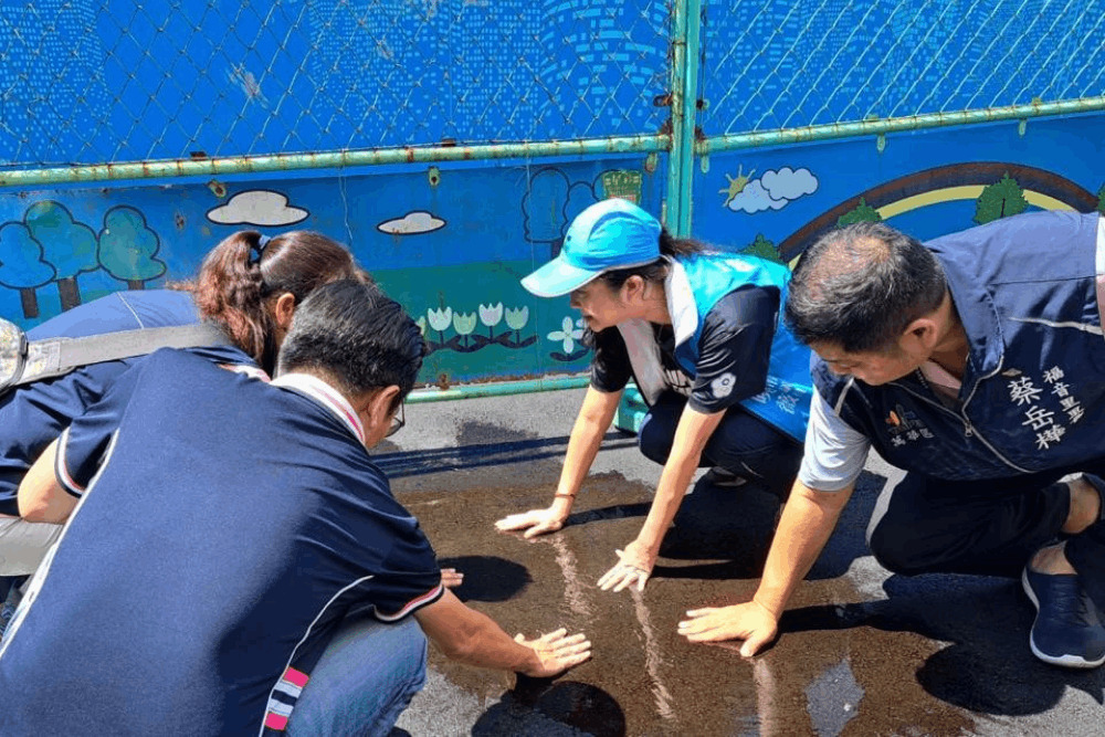 萬華昆明街天坑又積水 里長要市府立即改善 5