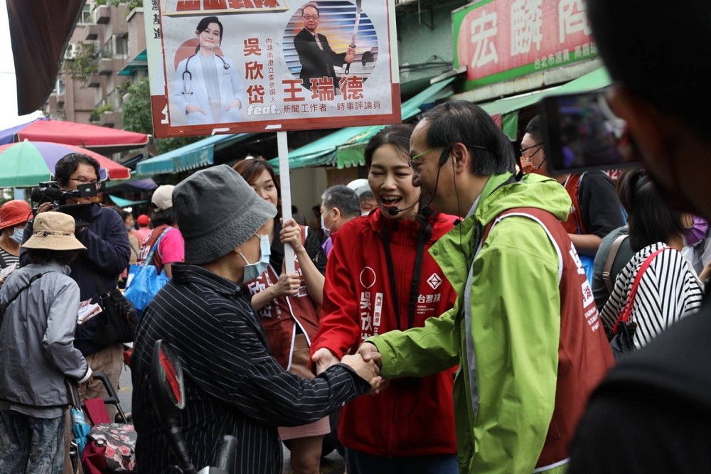 繼苦苓後又一名嘴陪同吳欣岱掃街拜票 王瑞德：力挺台灣主體性 11