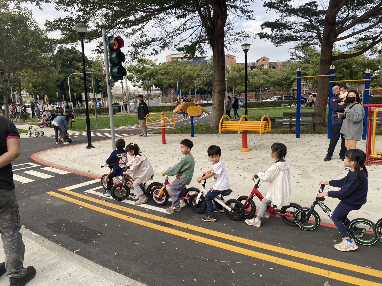 中市東區雙主題公園　 中市首座交通公園啟用 泉源公園導入在地巷弄特色 19