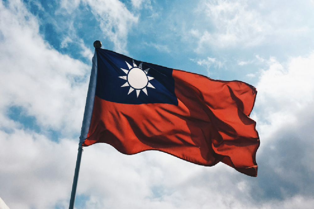 【藍蝴蝶專欄】中華民國又被斷交 燒國旗洩憤 該檢討誰？